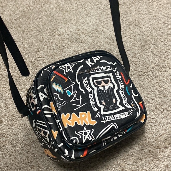 Stylish crossbody! - Picture 9 of 10